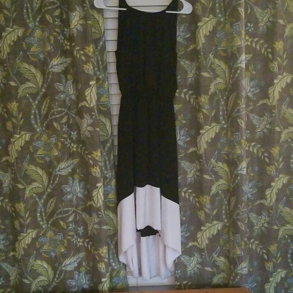 Sleeveless dress